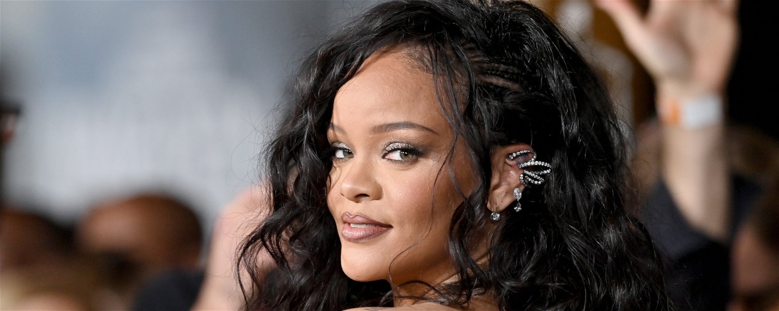 7 Fashion Rules Rihanna Breaks on the Reg