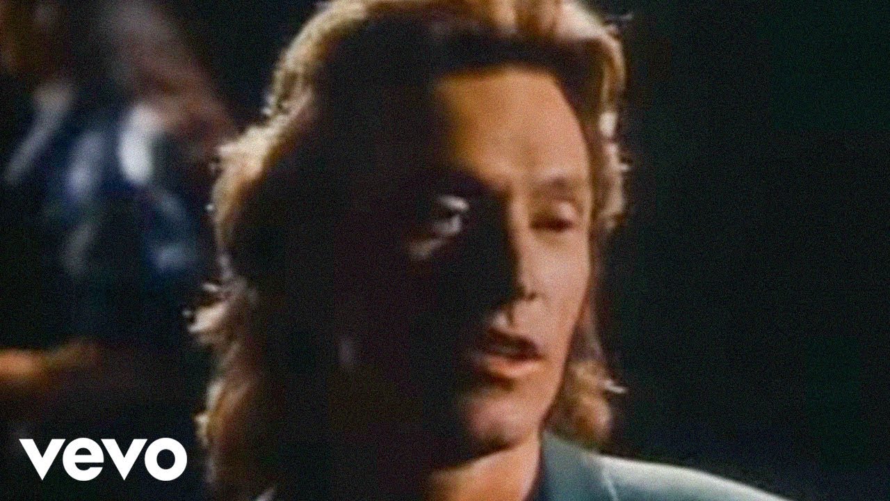 Steve Winwood Performs 'Higher Love' at Coronation Concert